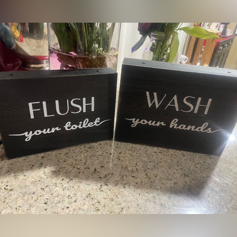 Bathroom decor -small signs